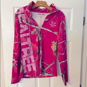 Real tree dry fit pink camouflage pullover